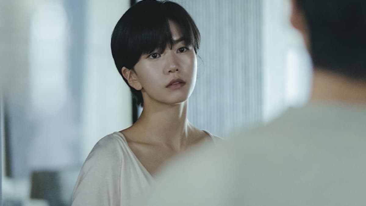 Lee Seol facing Namkoong Min in a tense confrontation scene from The Husband K-drama