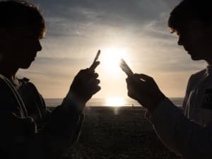 UK Plans to Bar Under-16s From TikTok, Instagram, and YouTube Starting Spring 2027