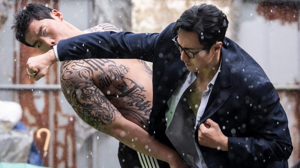 So Ji-sub as former covert operative Kim Do-hyeon in Agent Kim Reactivated