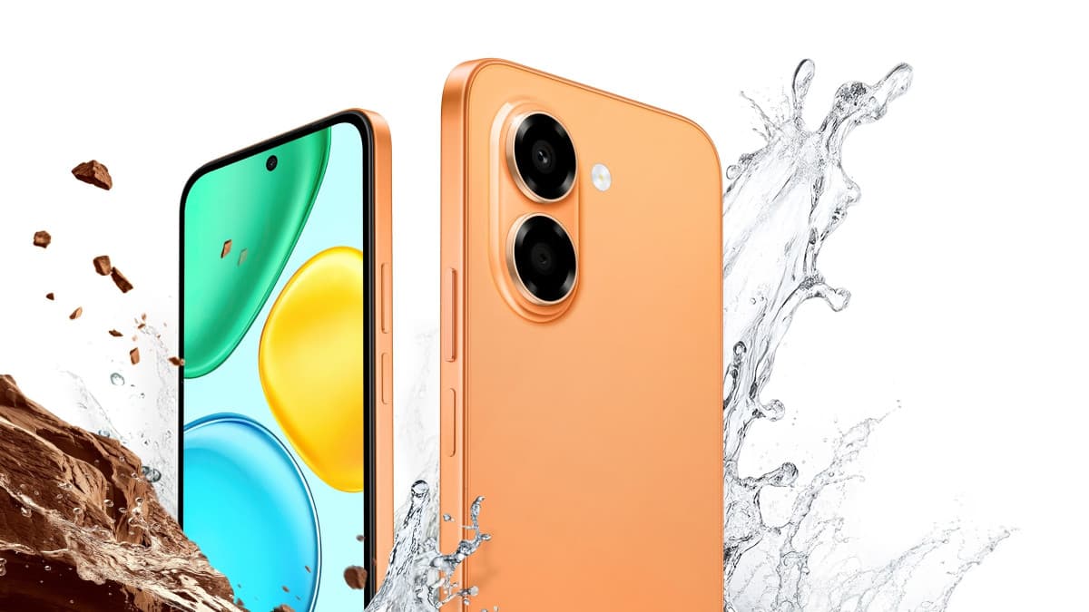 HONOR X7e smartphones in three color options on a white background